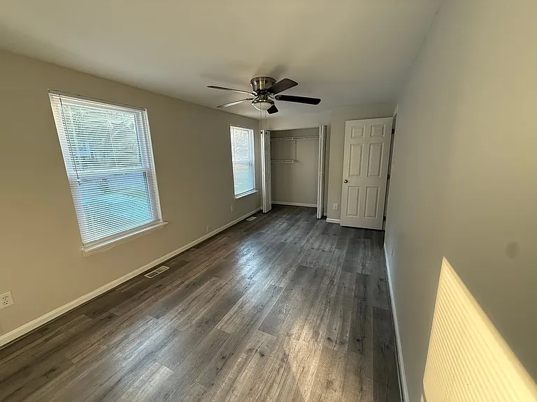 7252 Shellburne Dr — Photo 8
