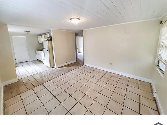 Unit A 
Livingroom/ Kitchen