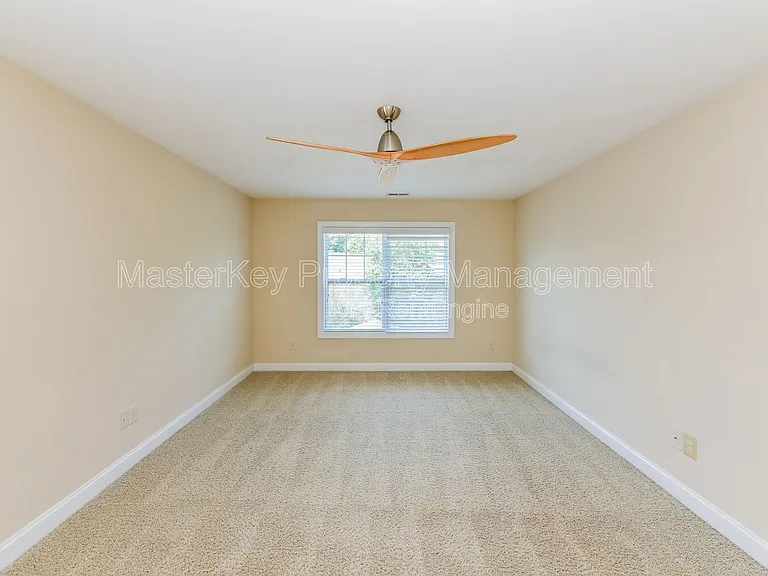 906 Keaton Ridge Ct — Photo 15