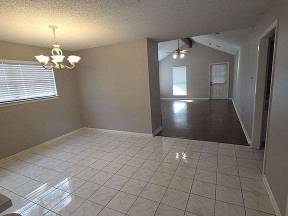 3rd image of 768 Hadley Dr