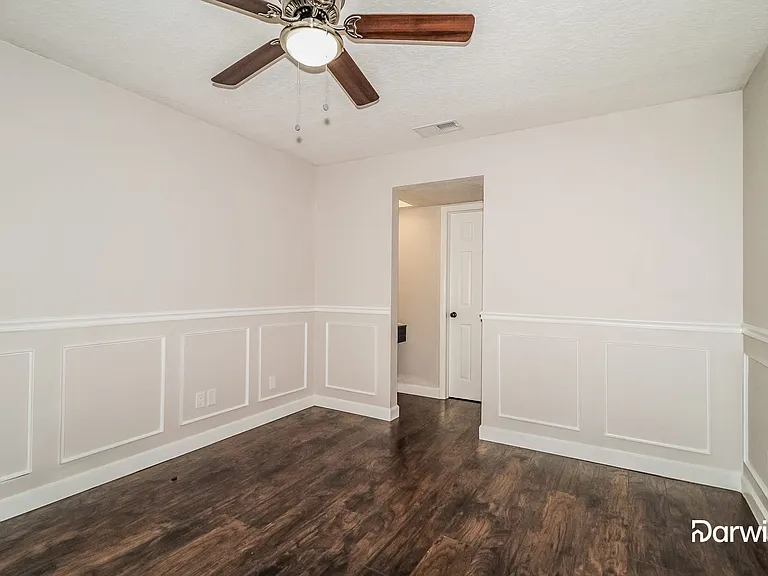 2244 Coventry Dr — Photo 9