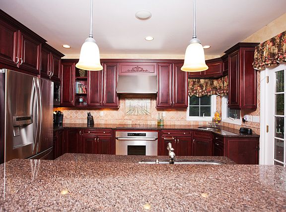 4th image of 26 Alice Ln