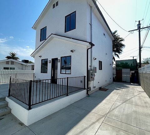 2nd image of 15947 Leadwell St