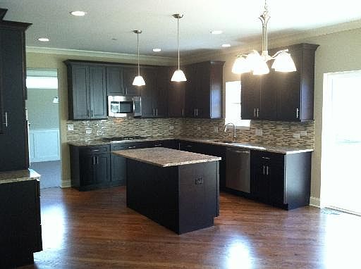 2nd image of 402 Tall Oaks Ln