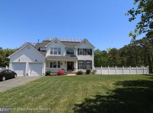28 Periwinkle Dr, Barnegat, NJ 08005