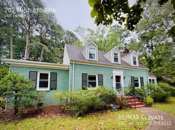 202 Mistletoe Dr, Newport News, VA 23606