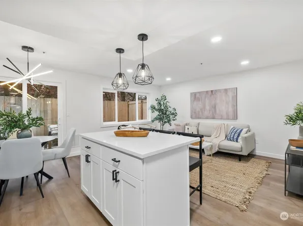 1505 W Casino Road #11, Everett, WA 98204