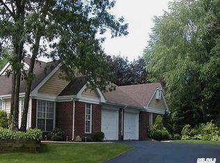 7 Baldwin Court, Ridge, NY 11961