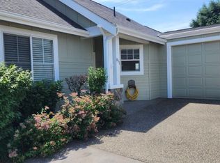 831 SE Larkspur Pl, College Place, WA 99324