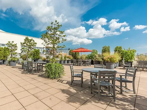 27-28 Thompson Avenue image 14 of 17