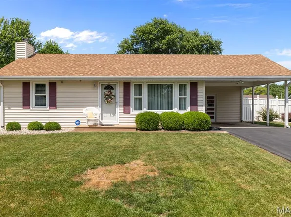 111 Freedom Dr, Belleville, IL 62226