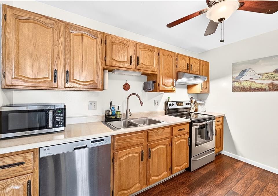 1st image of 34 Village Ct #34