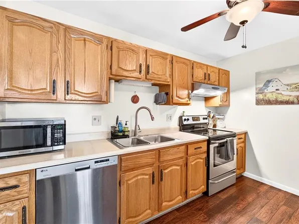 34 Village Ct #34, West Warwick, RI 02893
