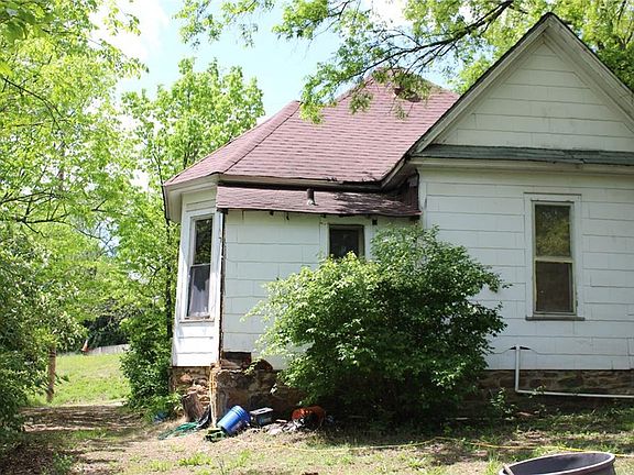 3rd image of 204 S College Ave