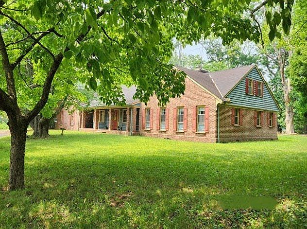 2nd image of 2904 Valleybrook Ct