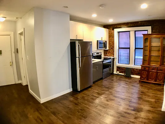 Rented by Compass | media 10