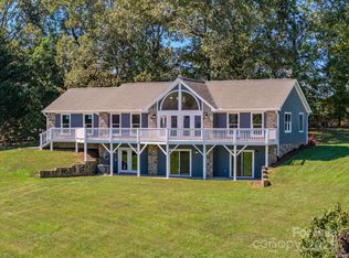 59 Knollview Dr, Asheville, NC 28806