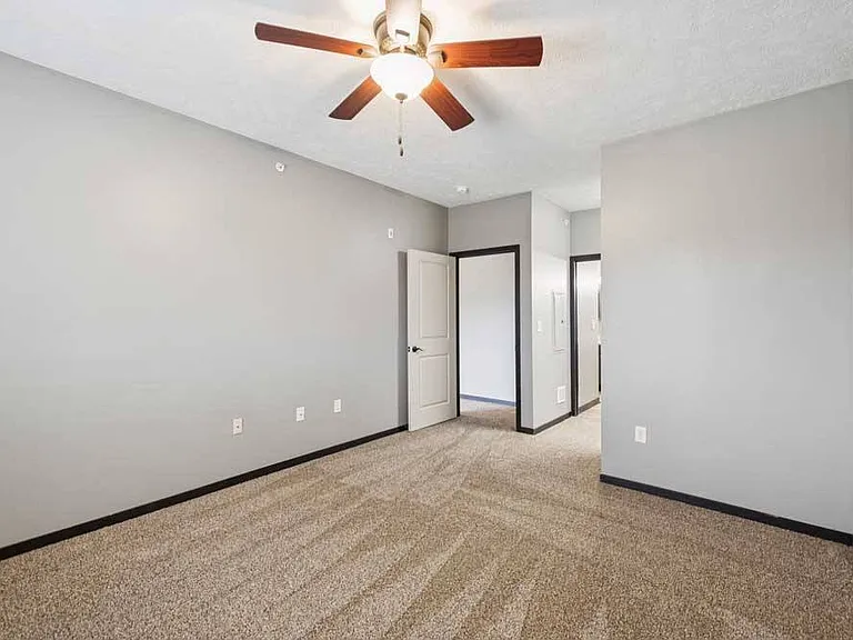 The Flats at 84 — Photo 198