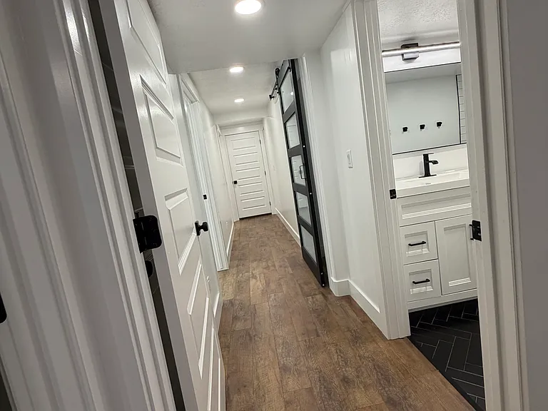 923 W 2100 N — Photo 13