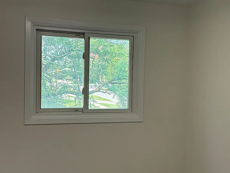 44 Sylvia St — Photo 23