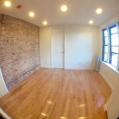 Rented by Bohemia Realty Group | media 19