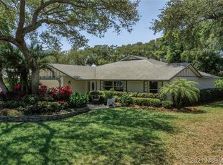 824 S Cooper St, New Smyrna Beach, FL 32169