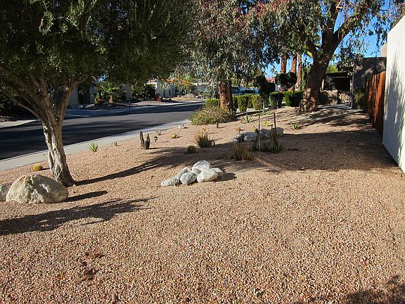 4th image of 508 N Burton Way