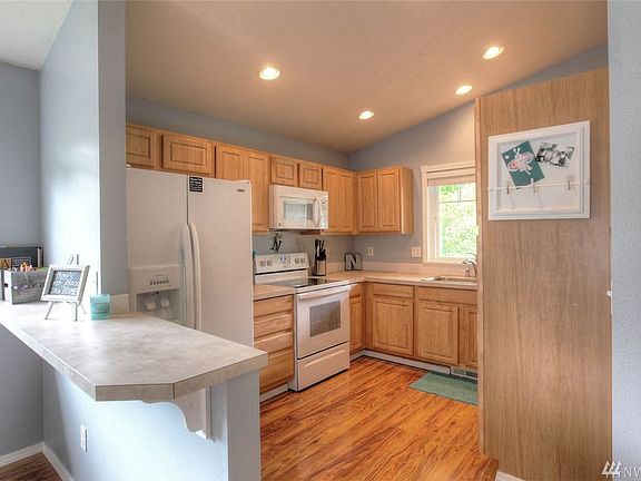 4th image of 10904 181st Avenue Pl E