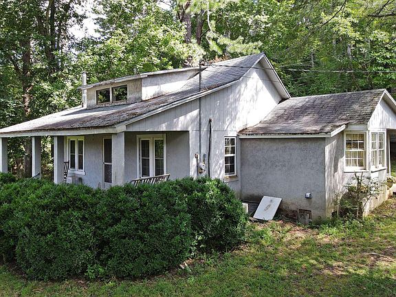 3rd image of 43 Colonial Dr