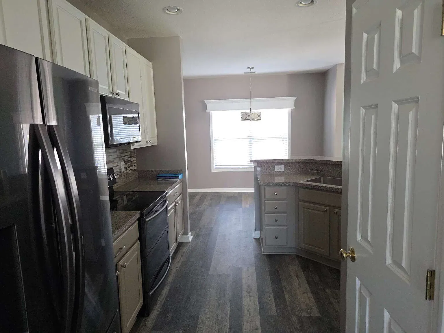 4 bed, 2.5 bath, 1632 sqft, $2,750 — Photo 3