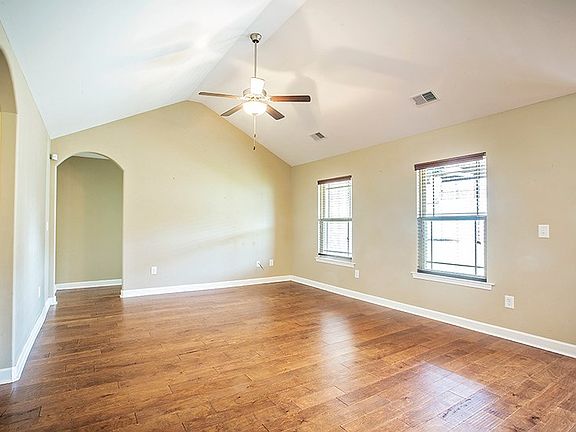 4th image of 106 Granite Ct