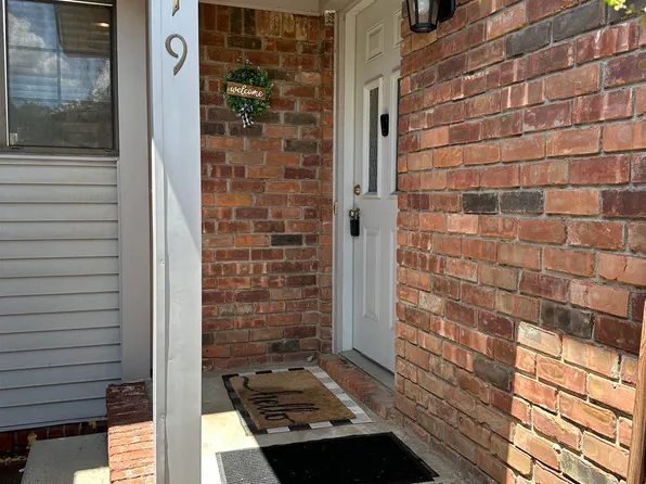 8479 Pepper Ridge Dr, Grand Blanc, MI 48439