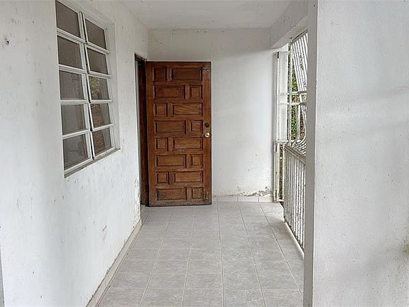 4th image of 730 Carr #Km