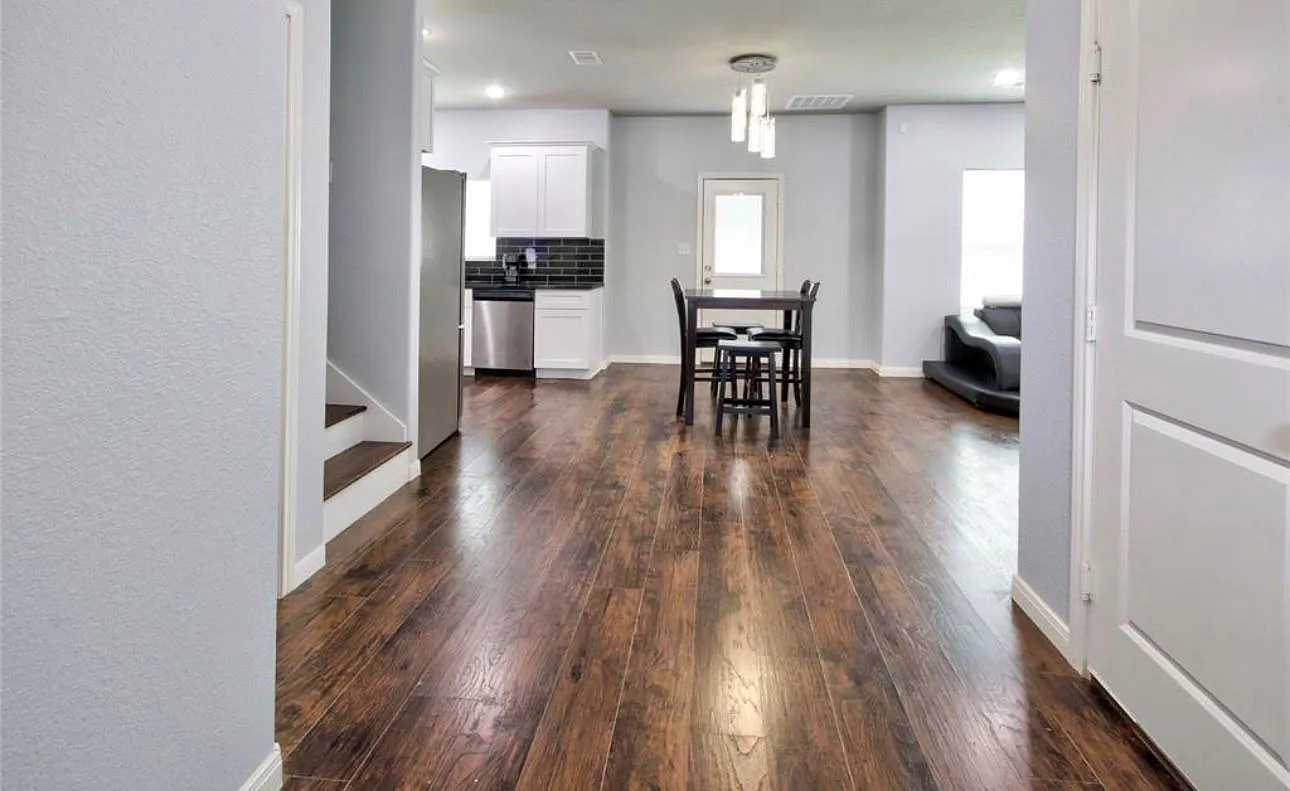 3 bed, 2.5 bath, 1713 sqft, $2,750 — Photo 2