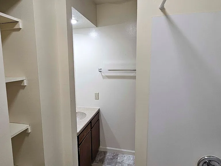 904 Hartwell Dr — Photo 21