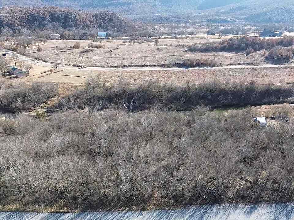 1st image of 585 NW Apache Dr