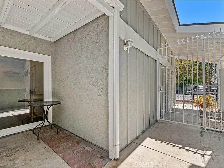 8349 Lurline Ave — Photo 15