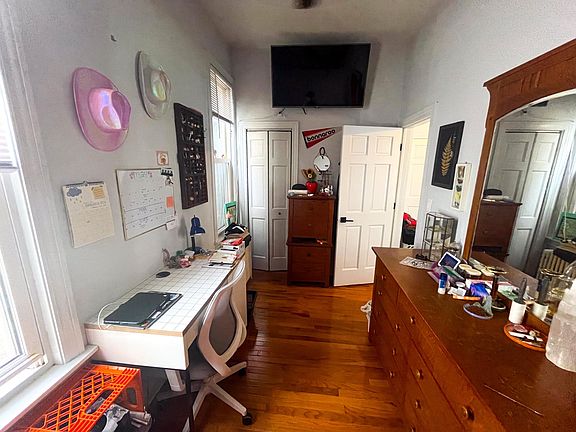 4th image of 3117 N Sacramento Ave #2
