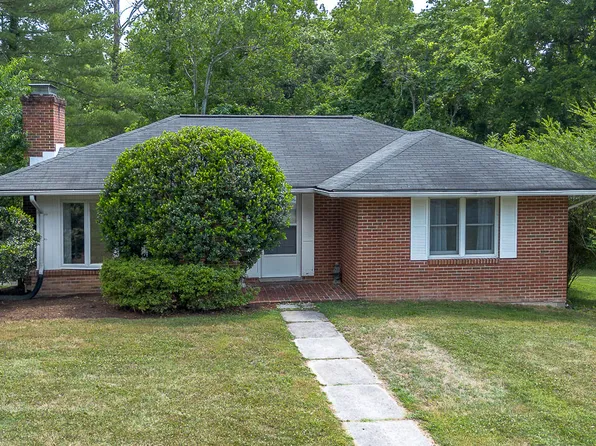 16 Whitmore St, Lexington, VA 24450