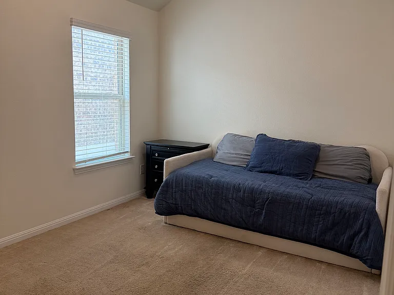 1541 Harrongton Way — Photo 11