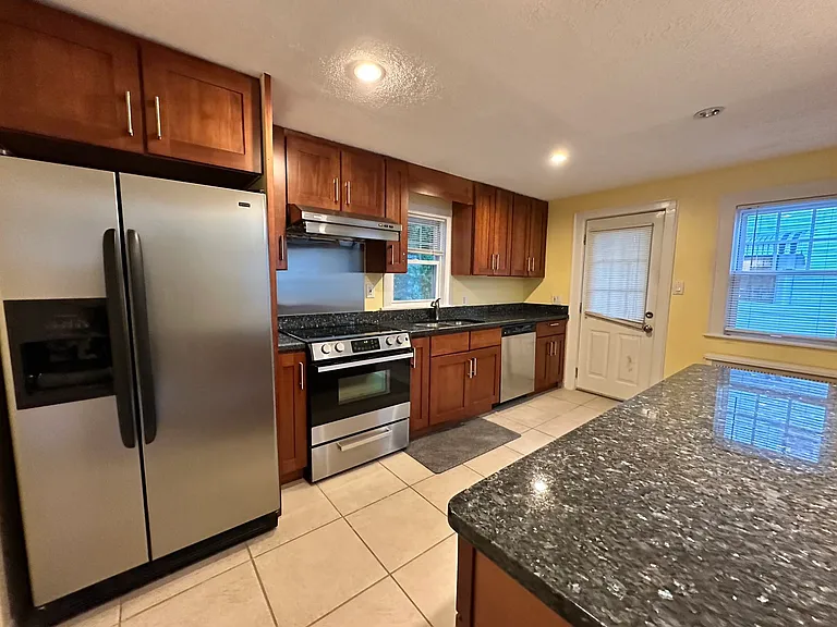 18 Glen Rock Ave — Photo 1