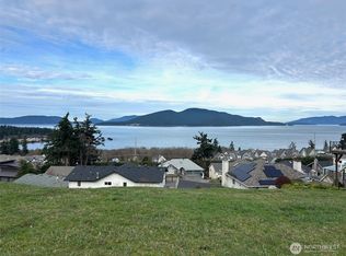 3809 W 12th St, Anacortes, WA 98221