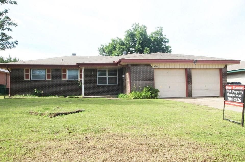 1st image of 600 SW 71st St
