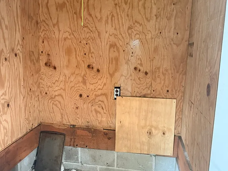 435 W Broad St — Photo 17
