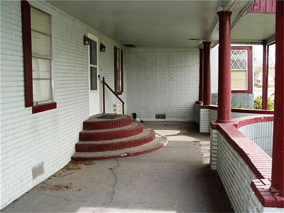 3rd image of 816 Bolster St