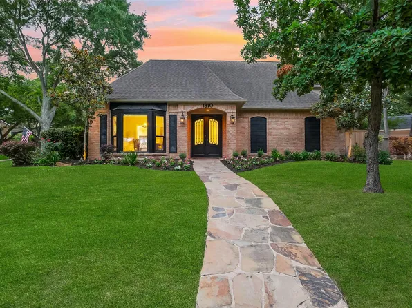 1310 Devon Glen Dr, Houston, TX 77077