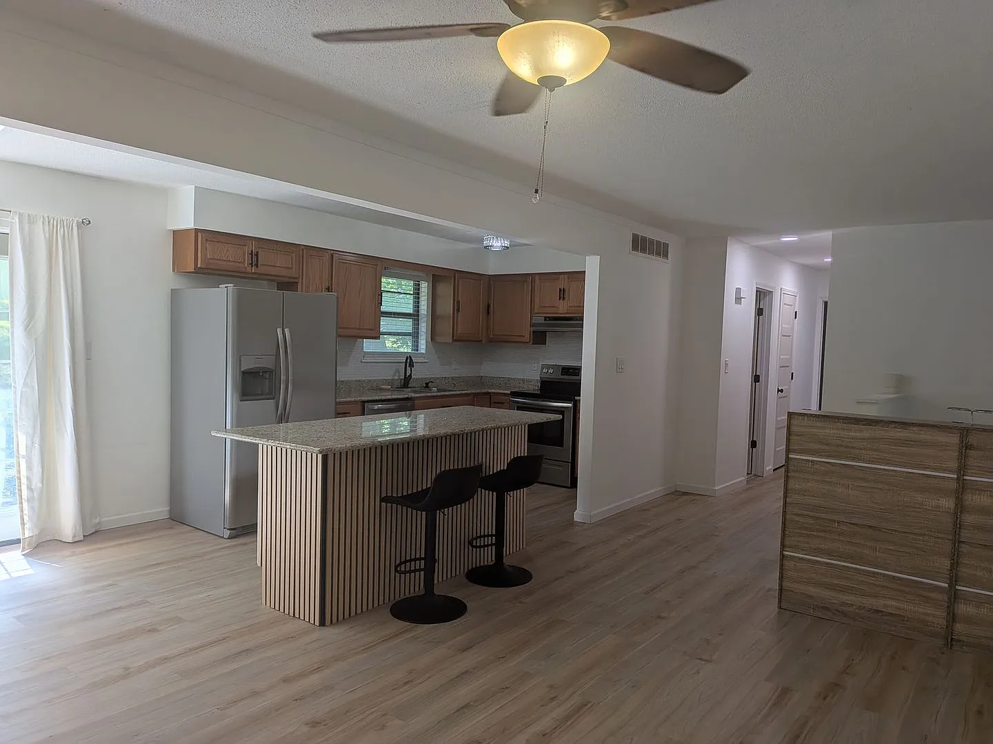 4 Bed 2.5 Bath home just outside Columbia! — Photo 3
