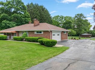 5967 Mad River Rd, Dayton, OH 45459