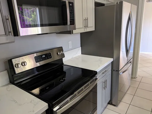 Norton Villa, 835 S Norton Ave #15, Los Angeles, CA 90005