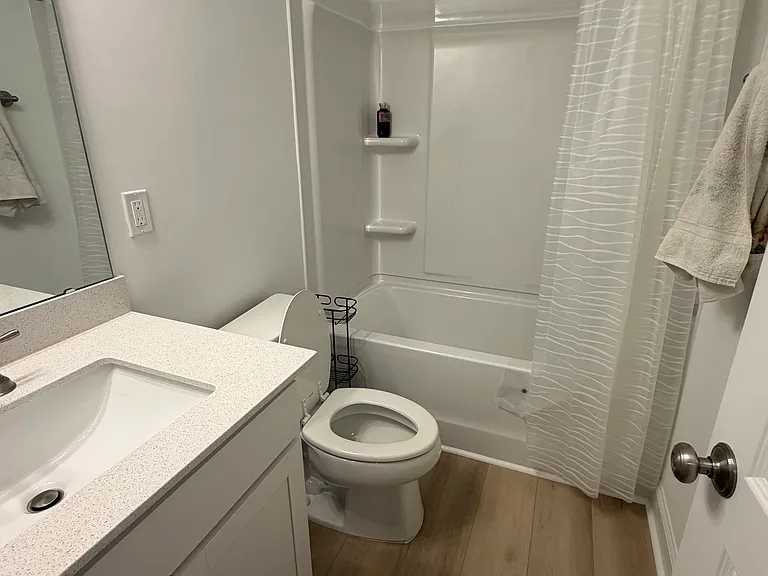 618 Market Grove Dr #100 — Photo 7